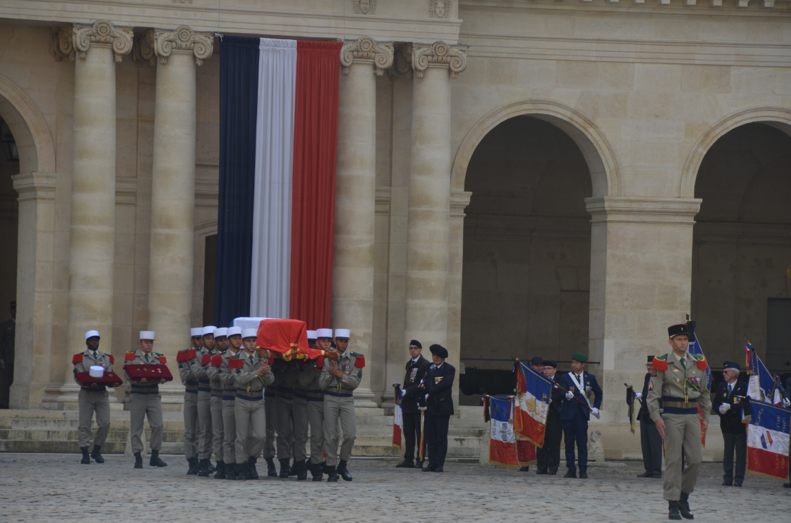 Cérémonie nationale de transfert du corps du dernier compagnon de la Libération au Mont-Valérien 10-11 novembre 2021